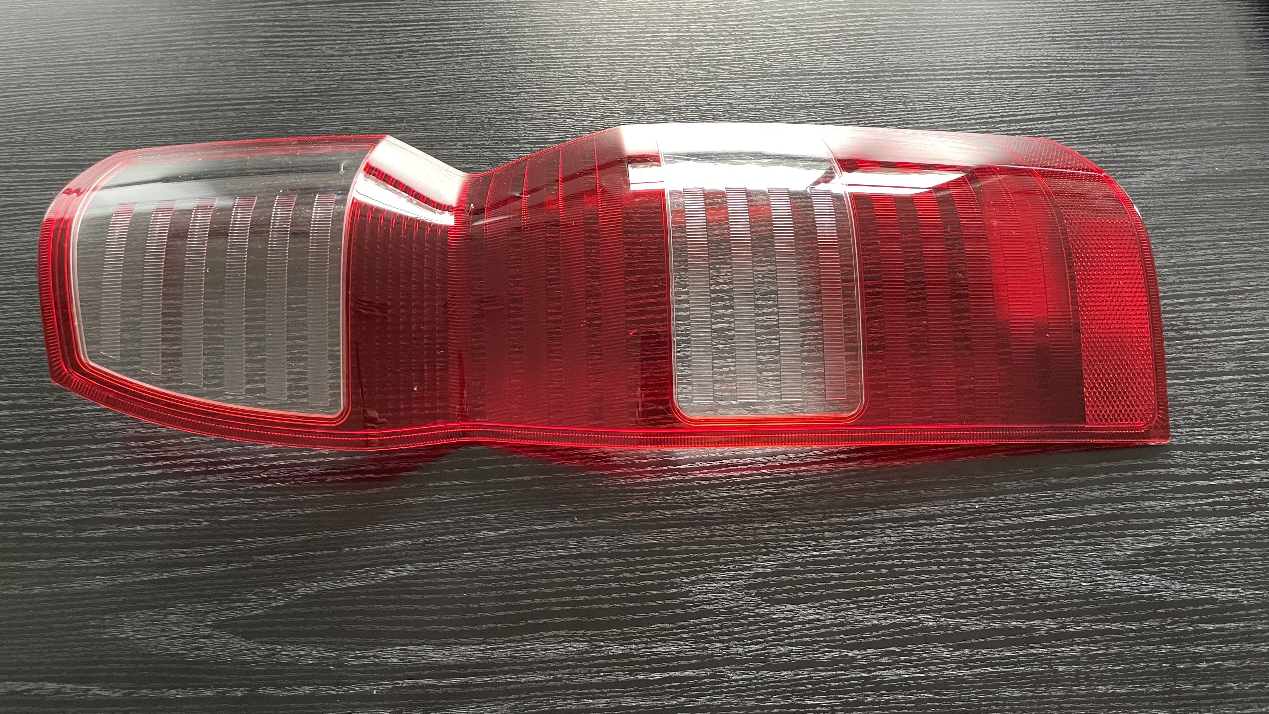 客戶用我司亞克力做的車燈外殼