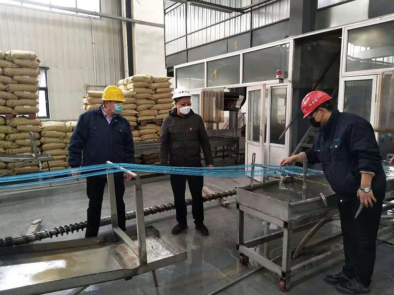 街道領導來中新華美檢查防疫和應急生產工作